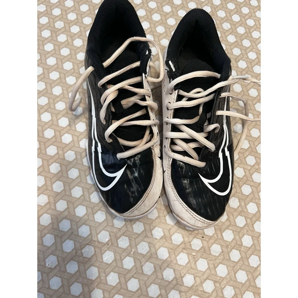 Nike Kids Black White Baseball Cleats Size 3.5Y